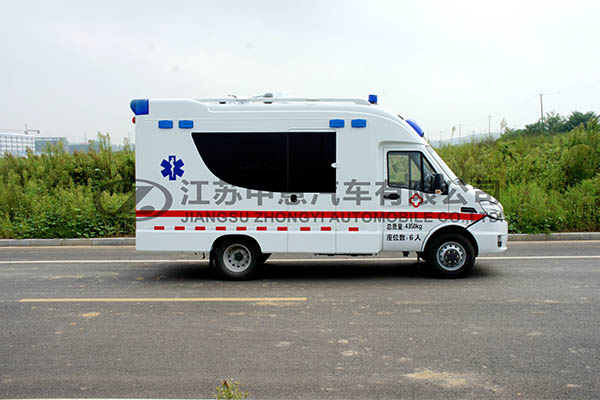中意SZY5045XJHN2依维柯欧胜方舱救护车